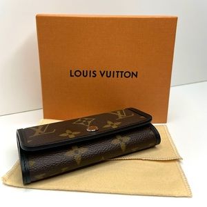 LOUIS VUITTON Monogram Canvas Multicles Key Holder